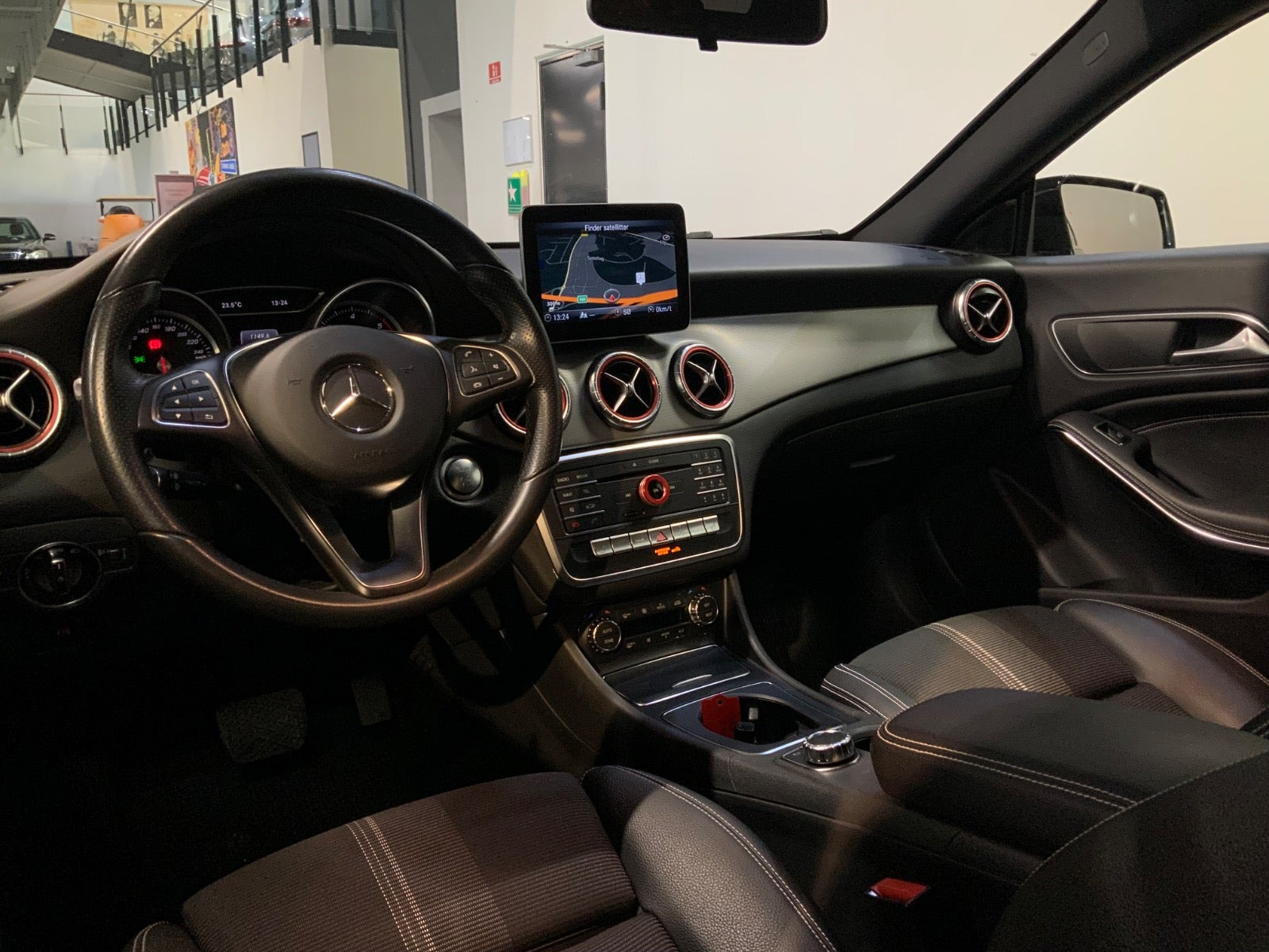 Sort Mercedes CLA200 d fra 2018