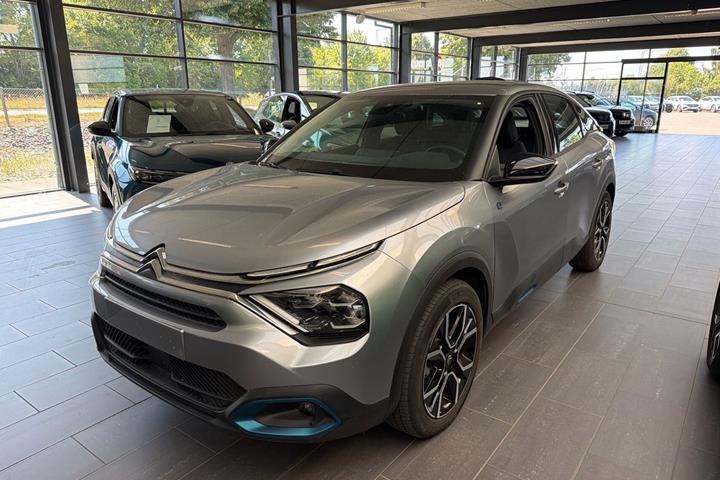 Grå Citroën ë-C4 fra 2023 set udefra