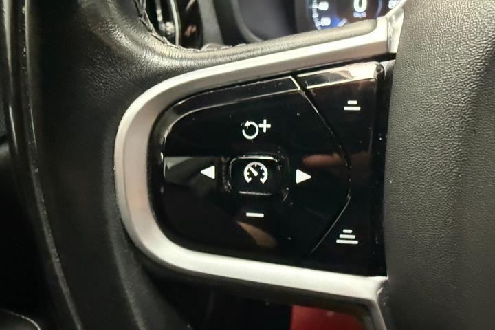 Hvid Volvo V60 CC fra 2020