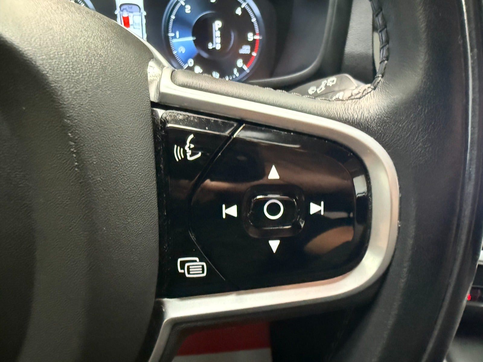 Hvid Volvo V60 CC fra 2020