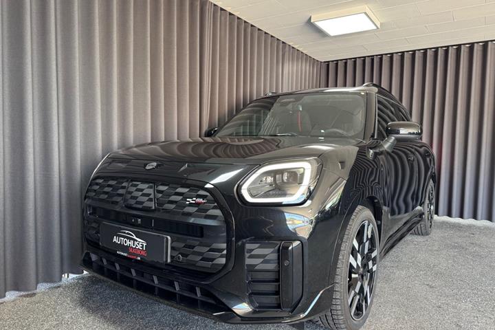 Sort Mini Countryman E fra 2025