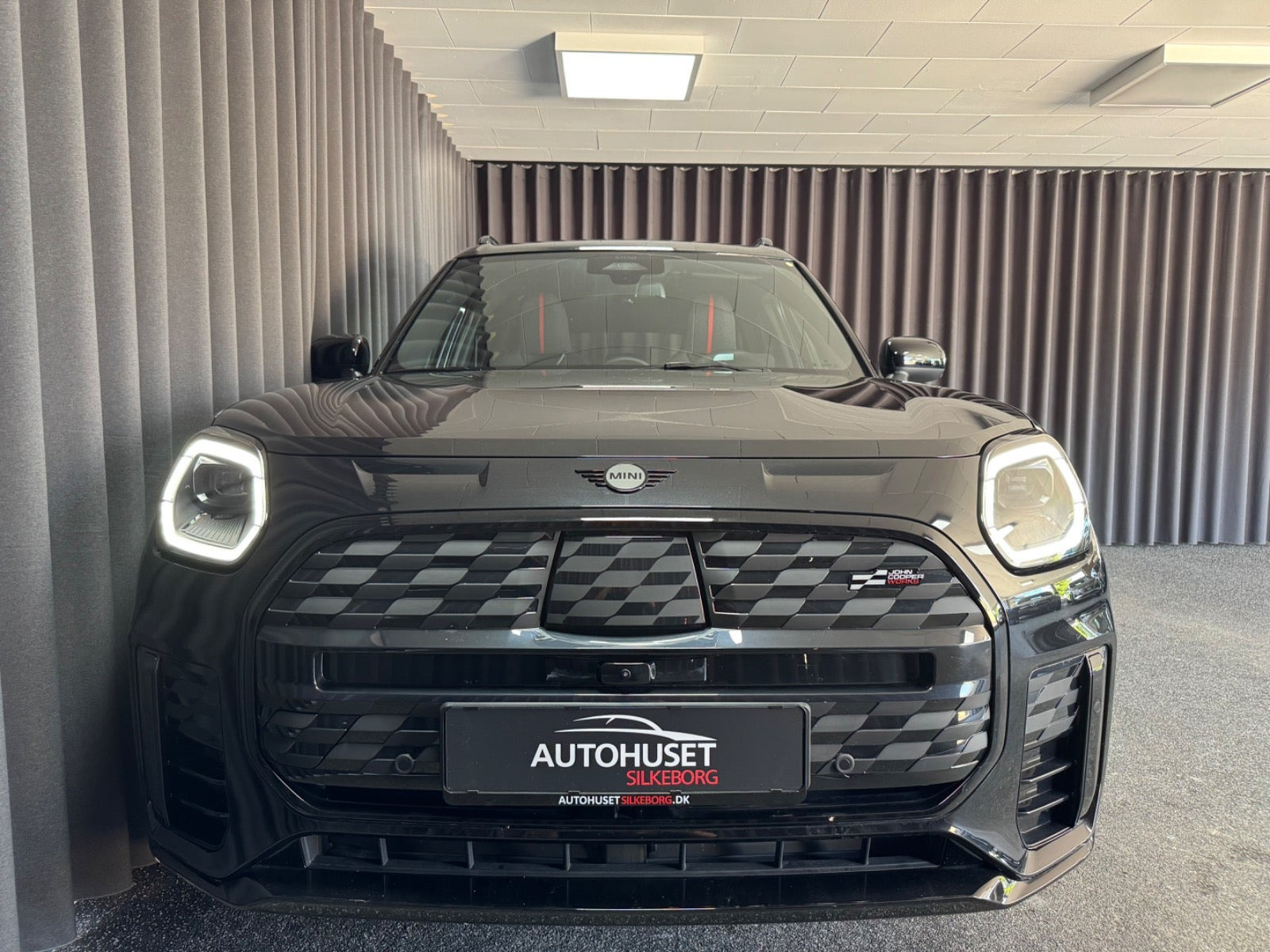 Sort Mini Countryman E fra 2025