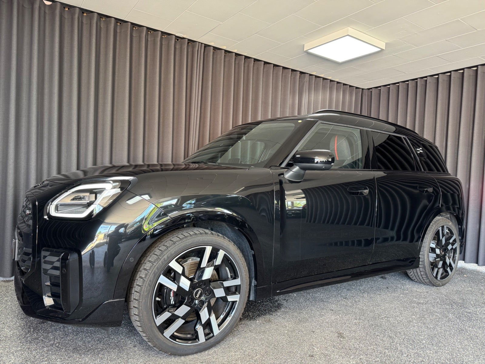 Sort Mini Countryman E fra 2025