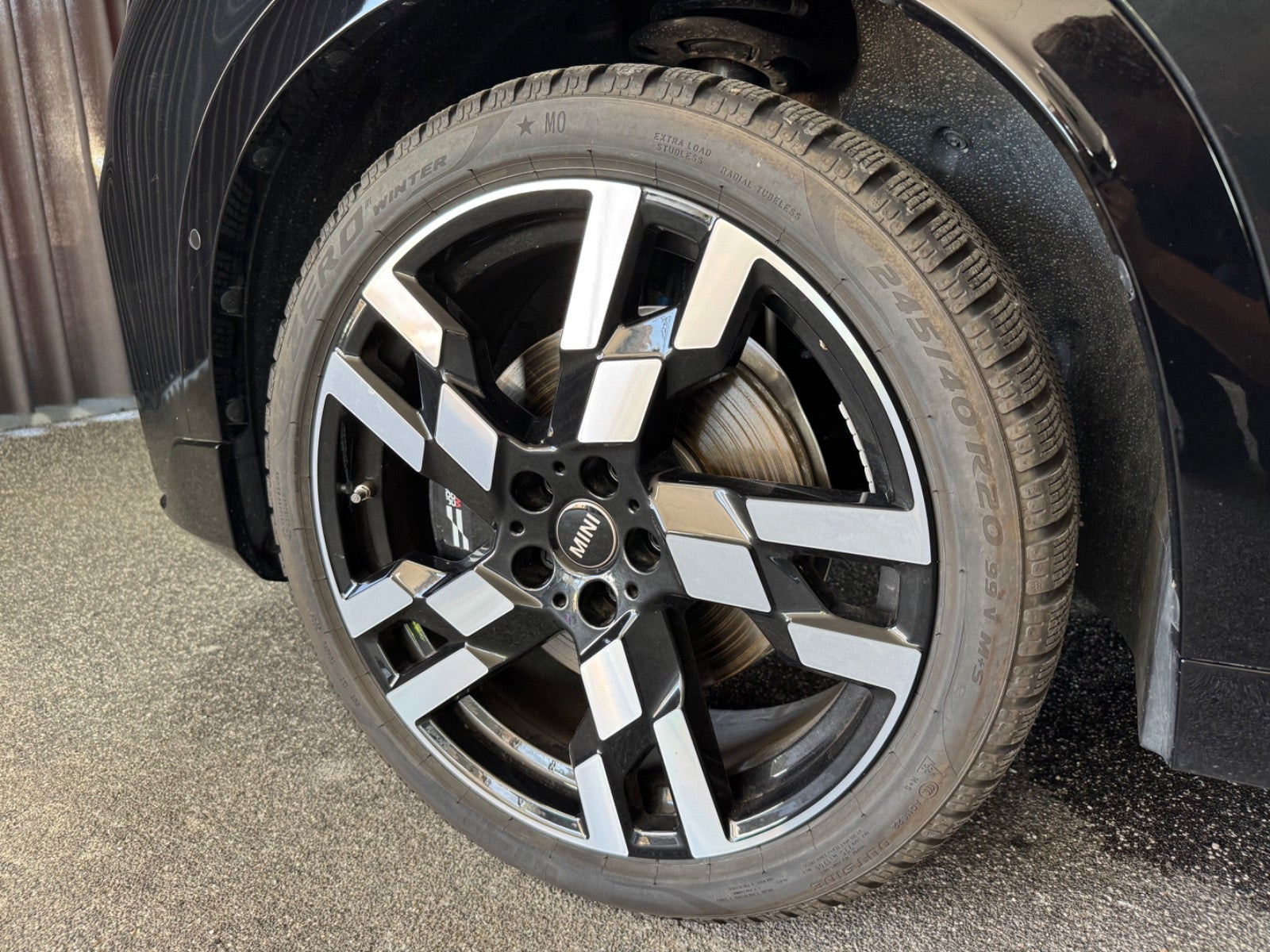Sort Mini Countryman E fra 2025