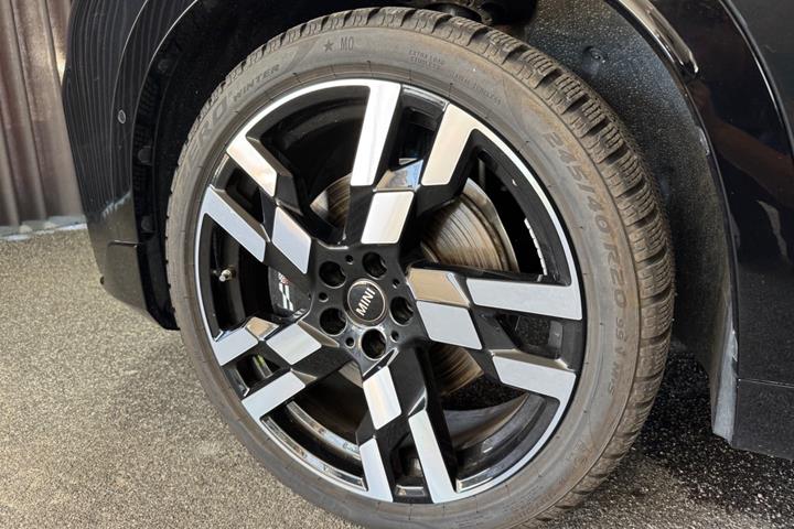 Sort Mini Countryman E fra 2025