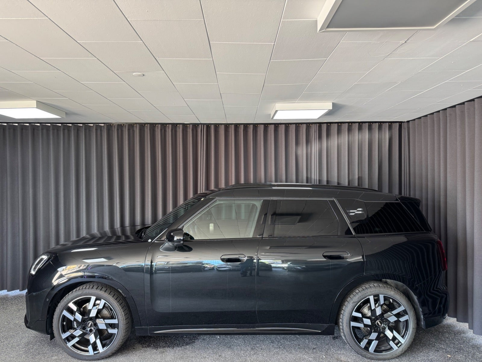 Sort Mini Countryman E fra 2025