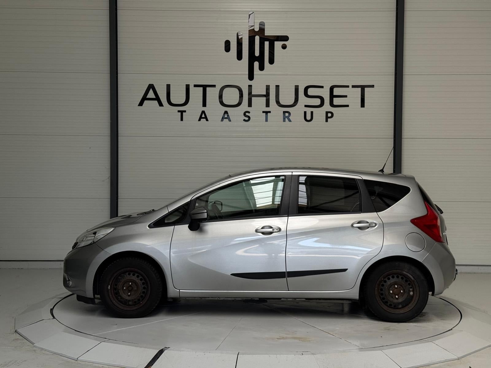 Sølv Nissan Note fra 2015
