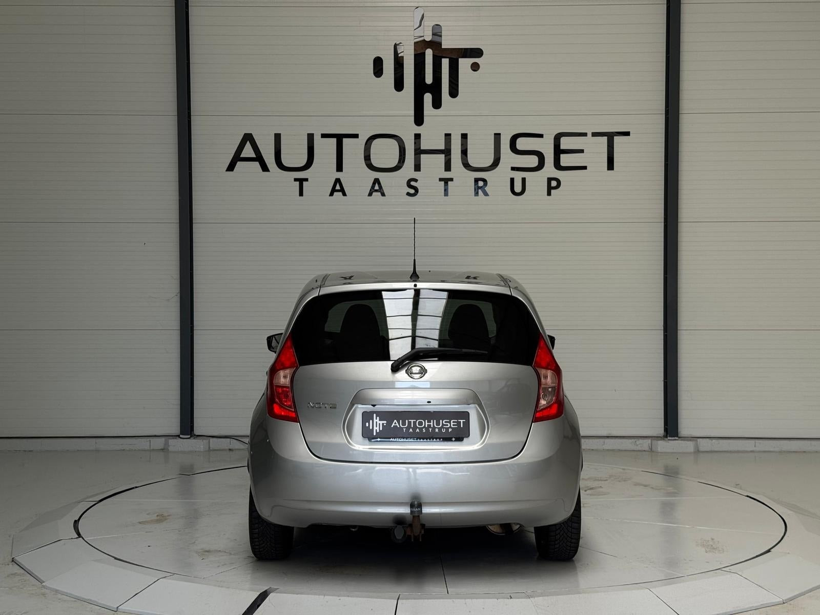 Sølv Nissan Note fra 2015