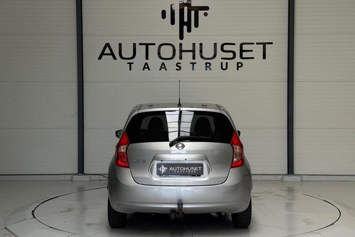 Sølv Nissan Note fra 2015