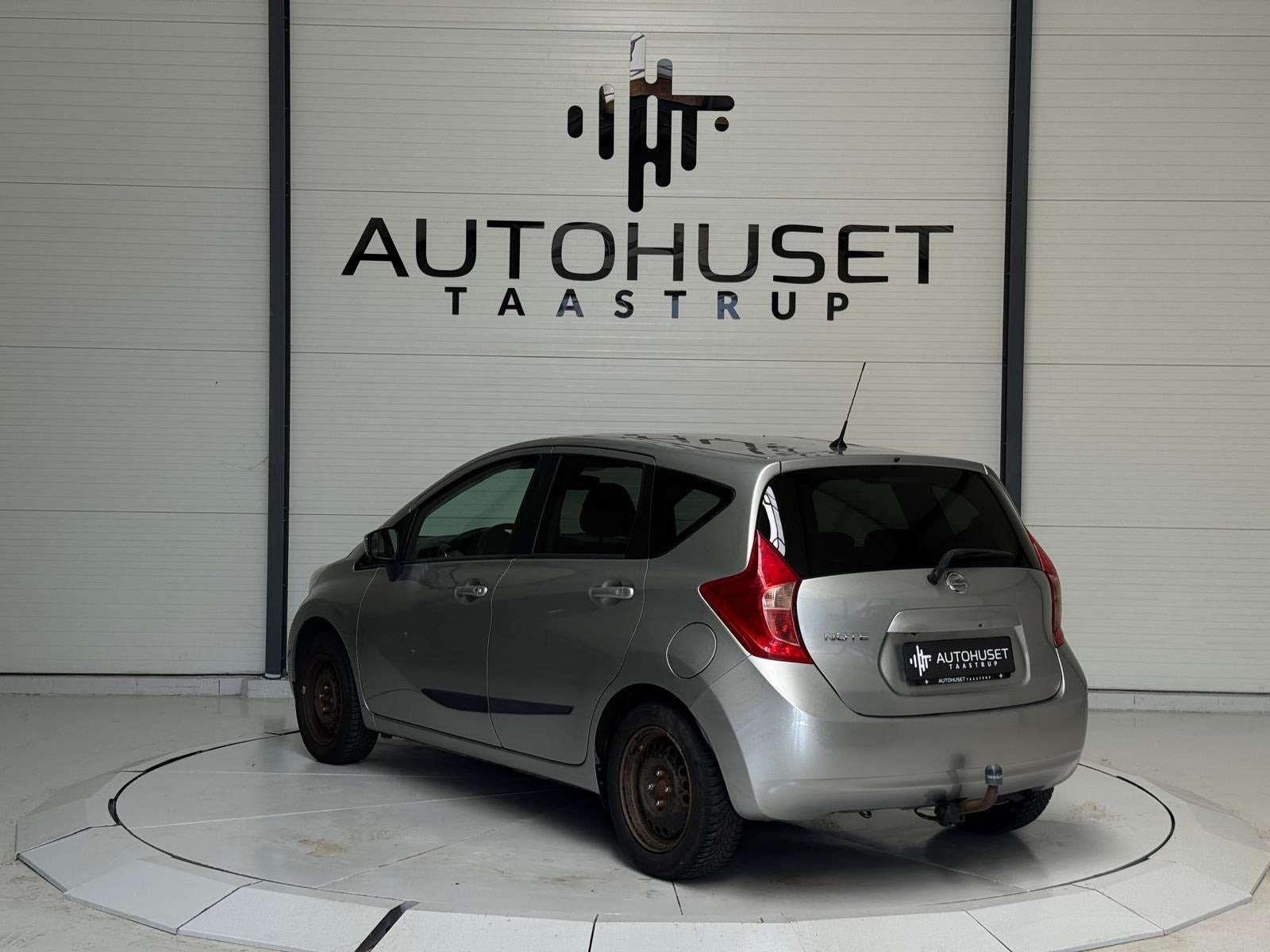 Sølv Nissan Note fra 2015