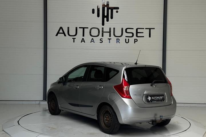Sølv Nissan Note fra 2015