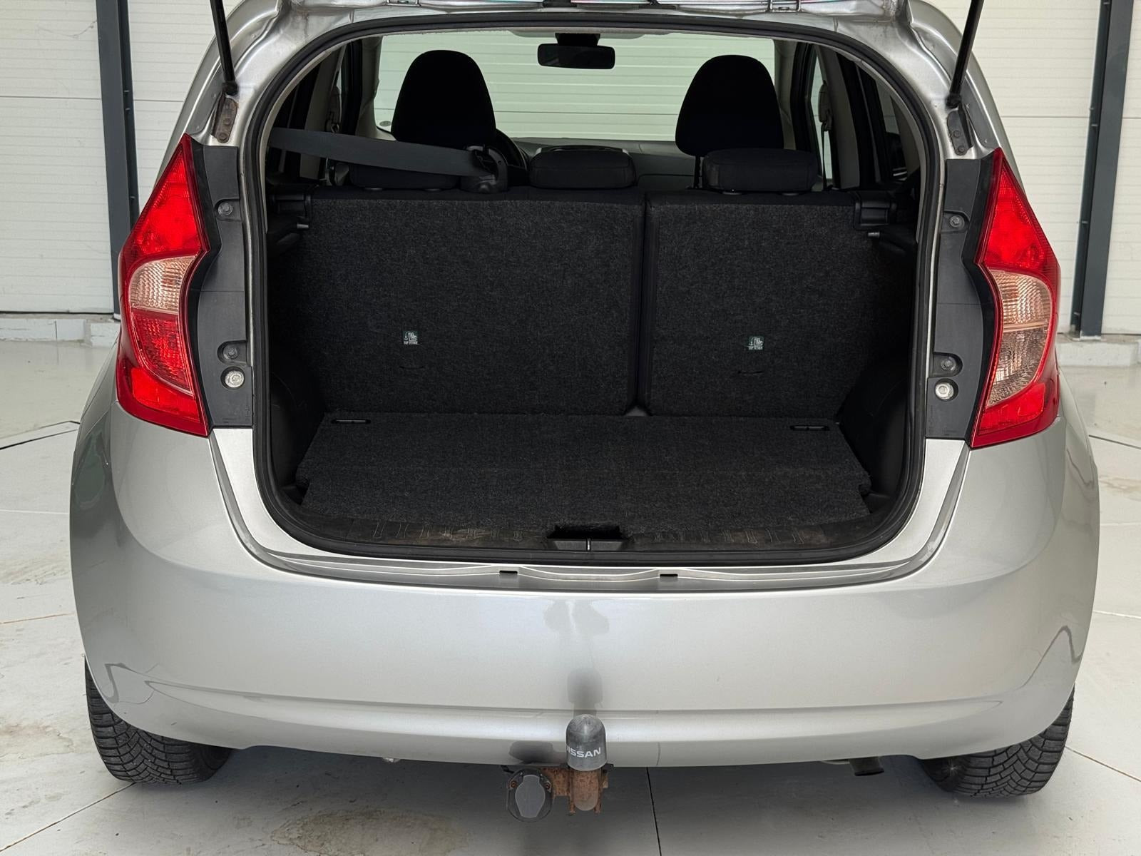 Sølv Nissan Note fra 2015
