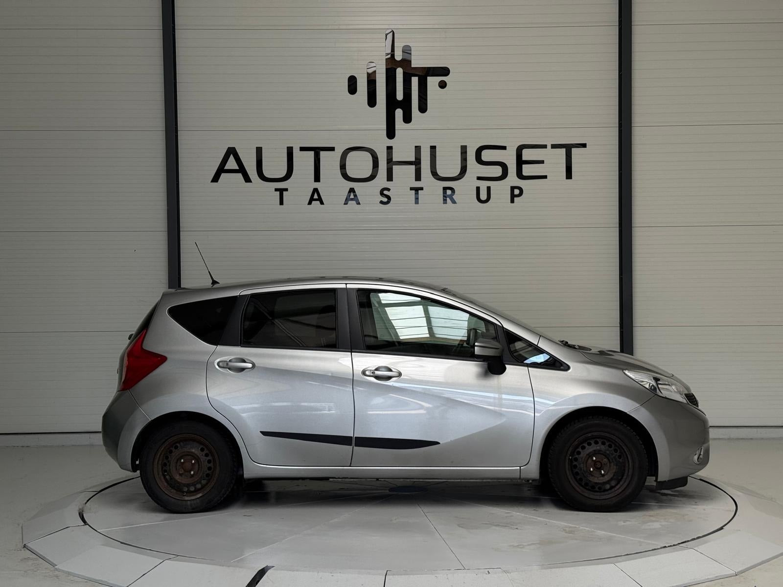 Sølv Nissan Note fra 2015