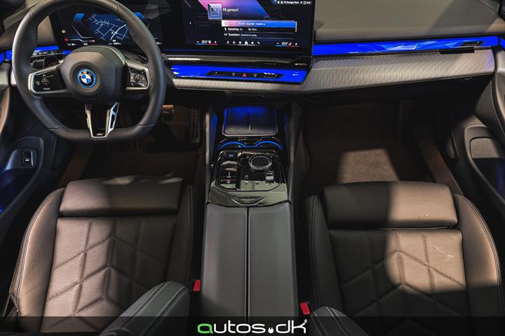 Sort BMW i5 fra 2025