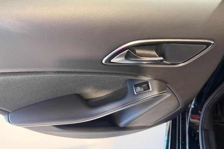Sort Mercedes A200 d fra 2017