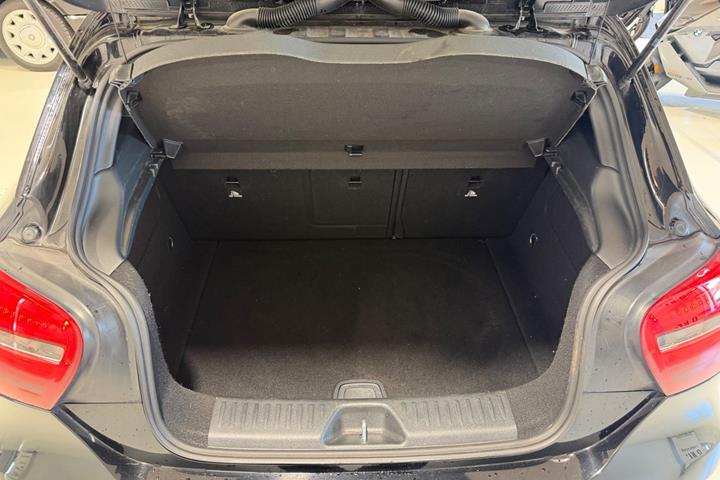 Sort Mercedes A200 d fra 2017