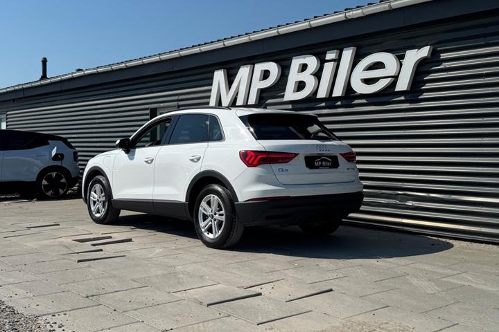 Hvid Audi Q3 fra 2021