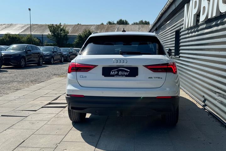 Hvid Audi Q3 fra 2021