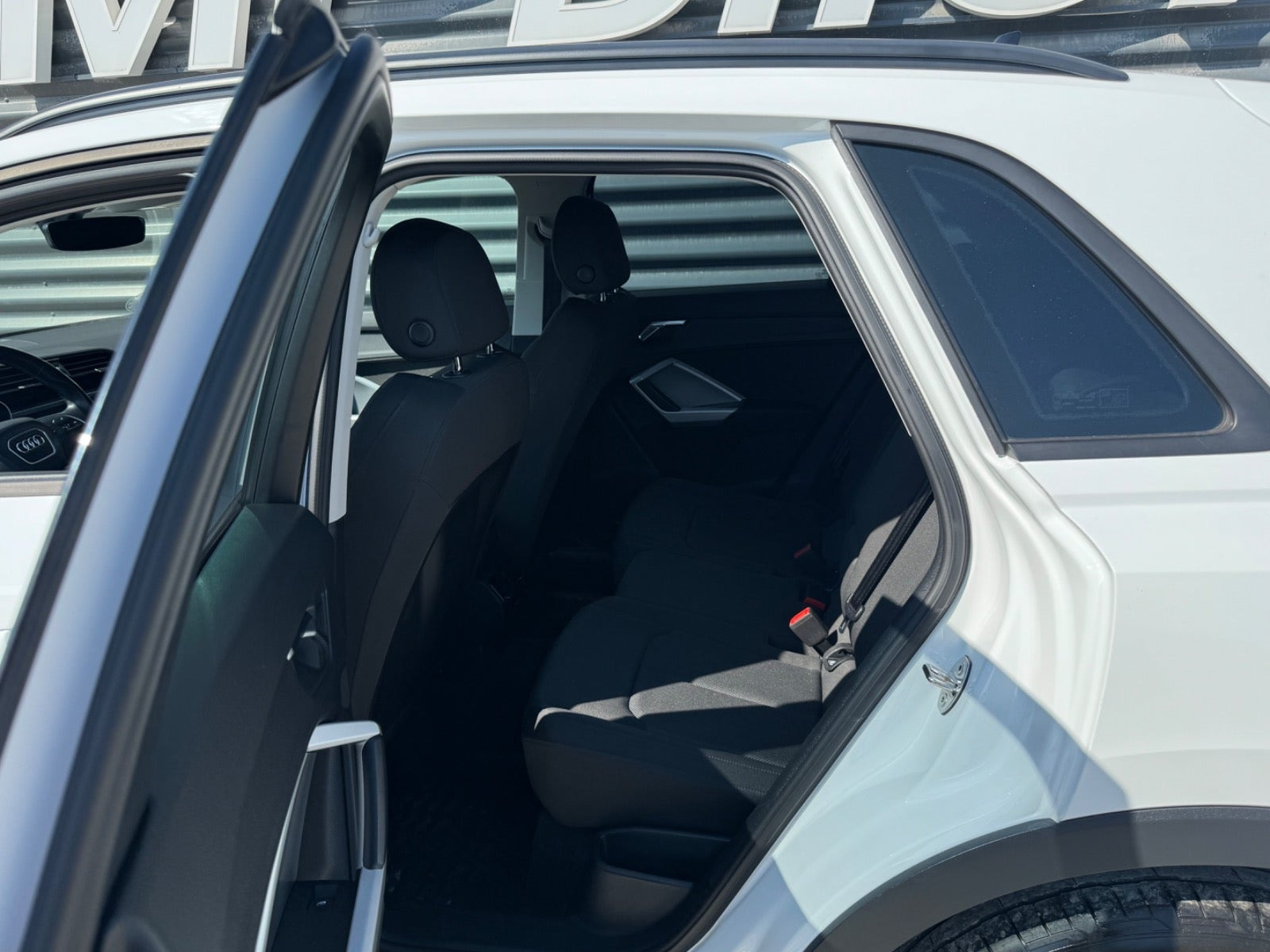 Hvid Audi Q3 fra 2021