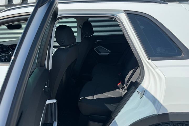 Hvid Audi Q3 fra 2021