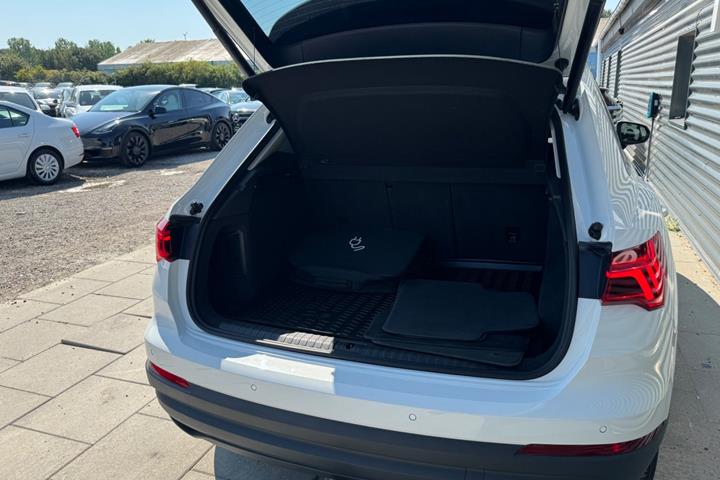 Hvid Audi Q3 fra 2021
