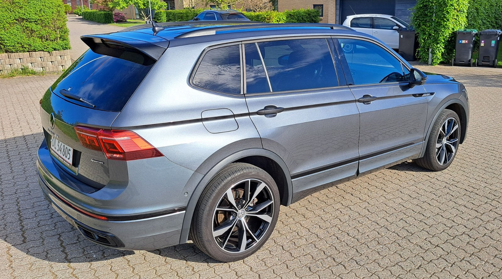 Grå VW Tiguan Allspace fra 2022
