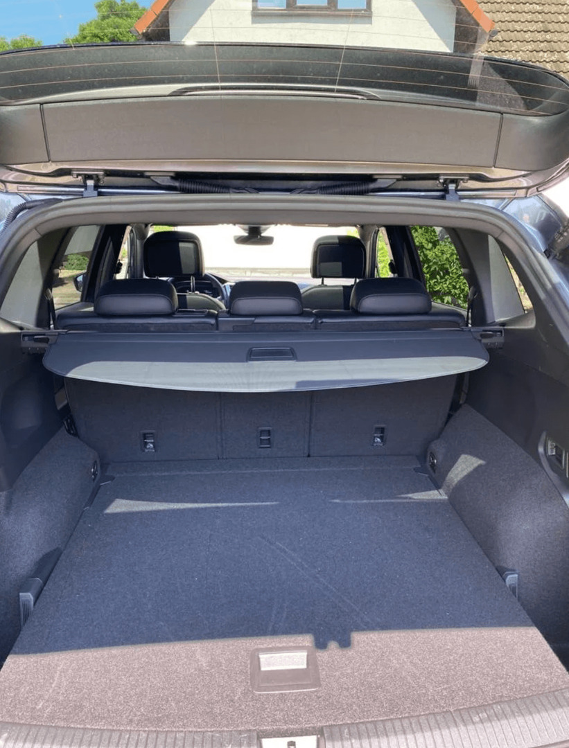 Grå VW Tiguan Allspace fra 2022