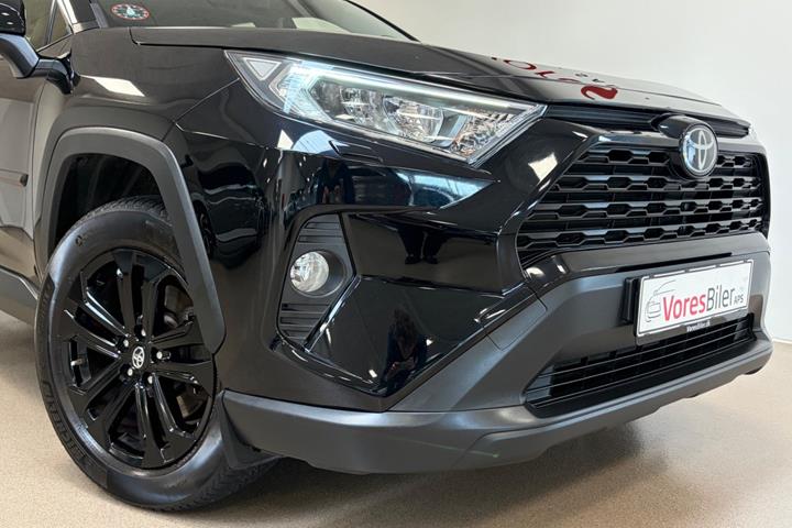 Sort Toyota RAV4 fra 2019
