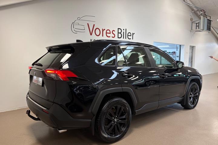 Sort Toyota RAV4 fra 2019