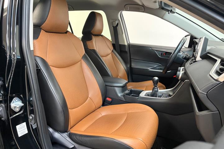 Sort Toyota RAV4 fra 2019
