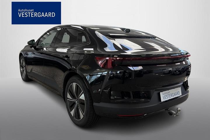Beige Polestar 4 fra 2026