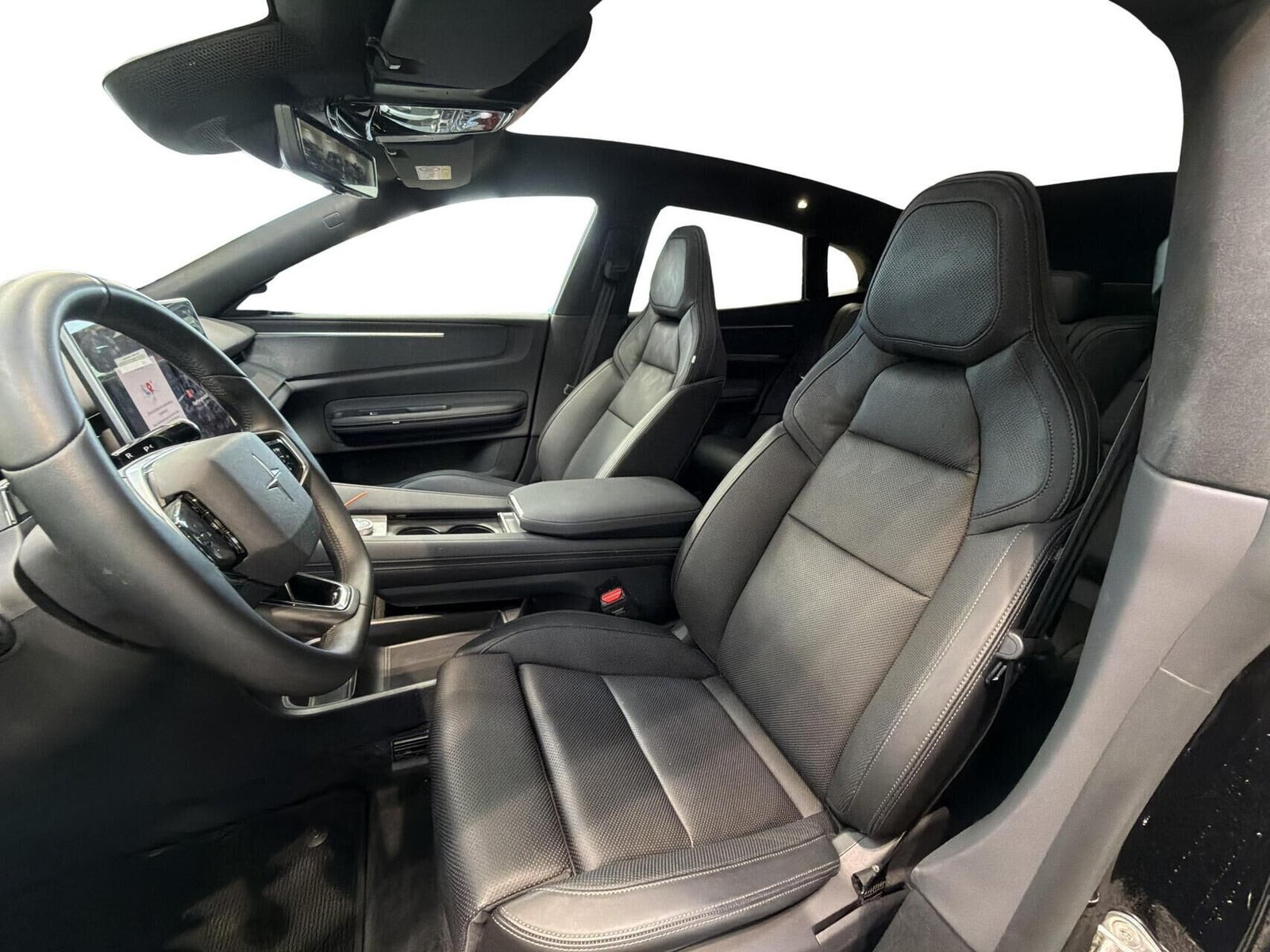 Beige Polestar 4 fra 2026