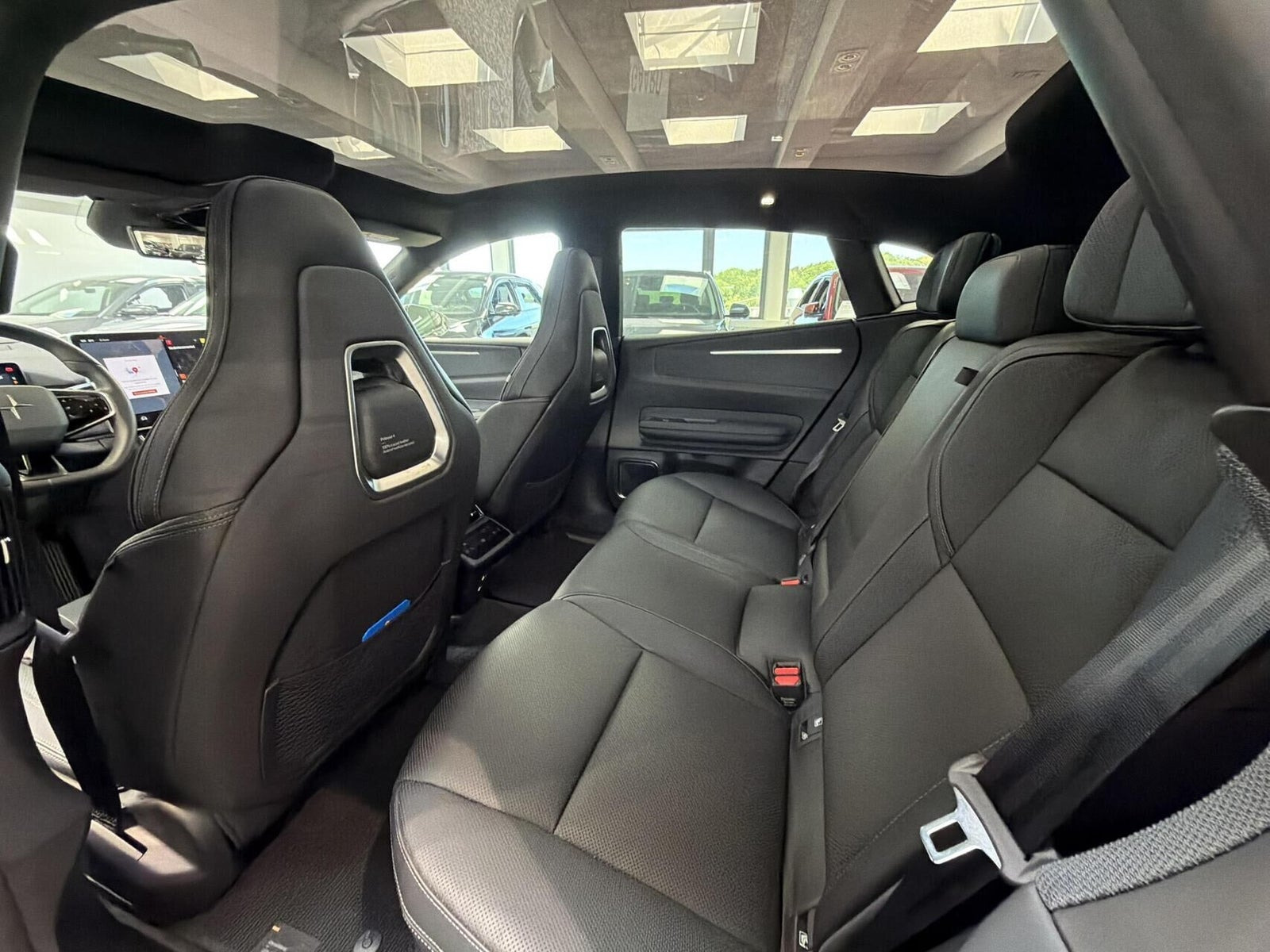 Beige Polestar 4 fra 2026