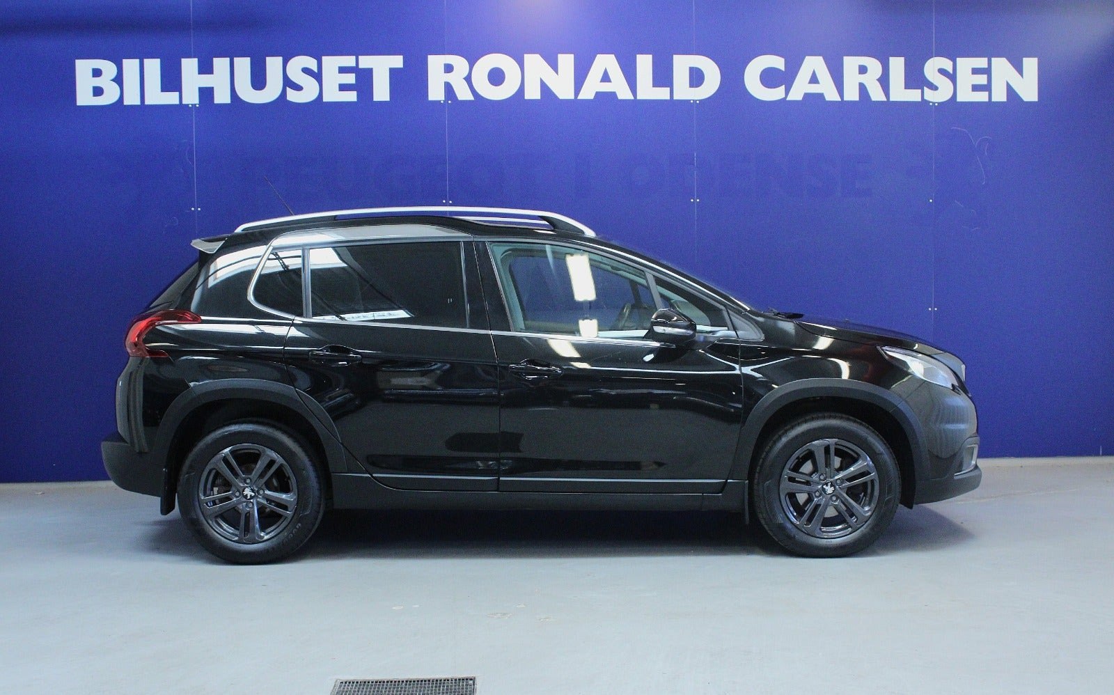 Sort Peugeot 2008 fra 2019