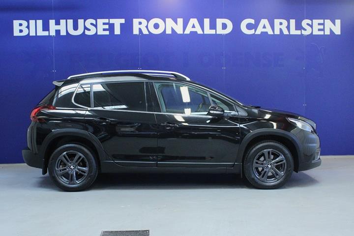 Sort Peugeot 2008 fra 2019