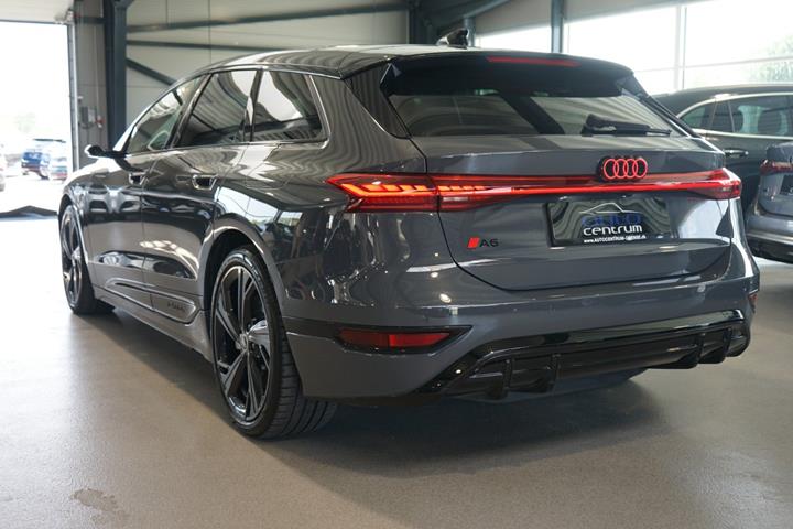Grå Audi A6 e-tron fra 2025