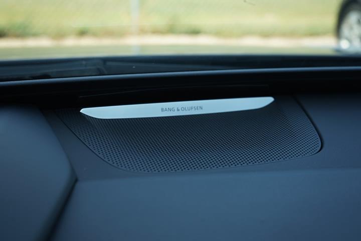 Grå Audi A6 e-tron fra 2025