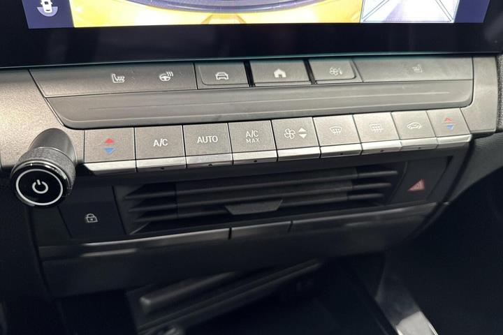 Gul Opel Astra-e fra 2024