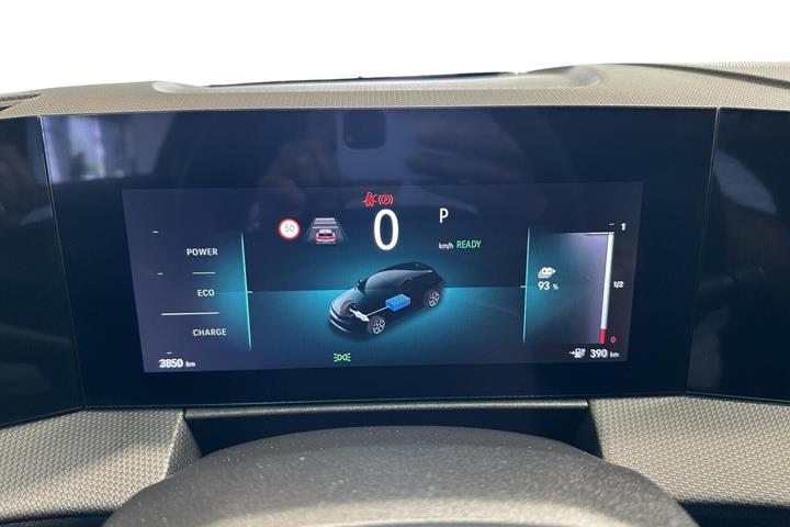 Gul Opel Astra-e fra 2024