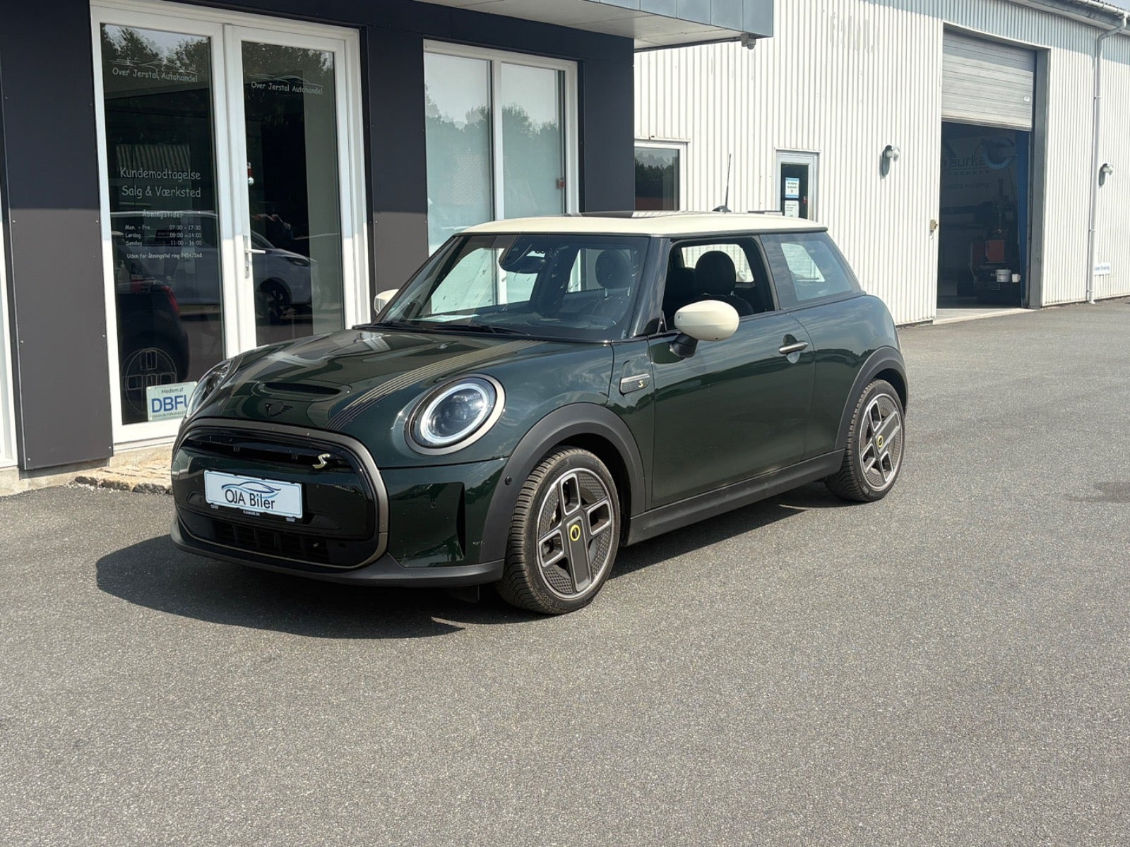 Mini Cooper SE Resolute Edition