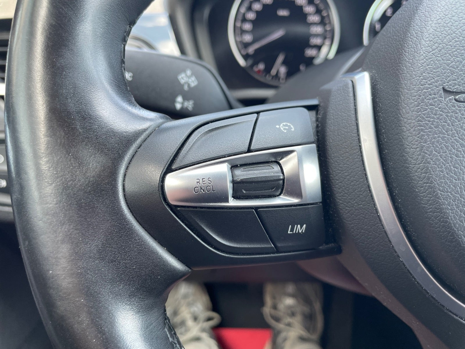 Hvid BMW X1 fra 2021