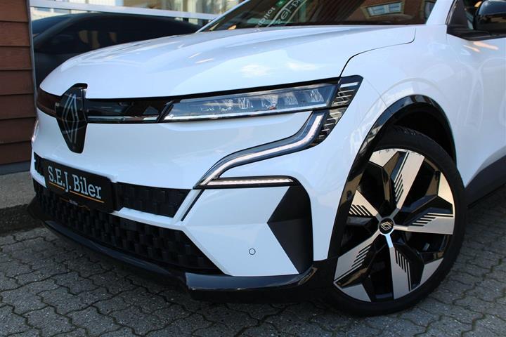 Hvid Renault Megane E-Tech fra 2022