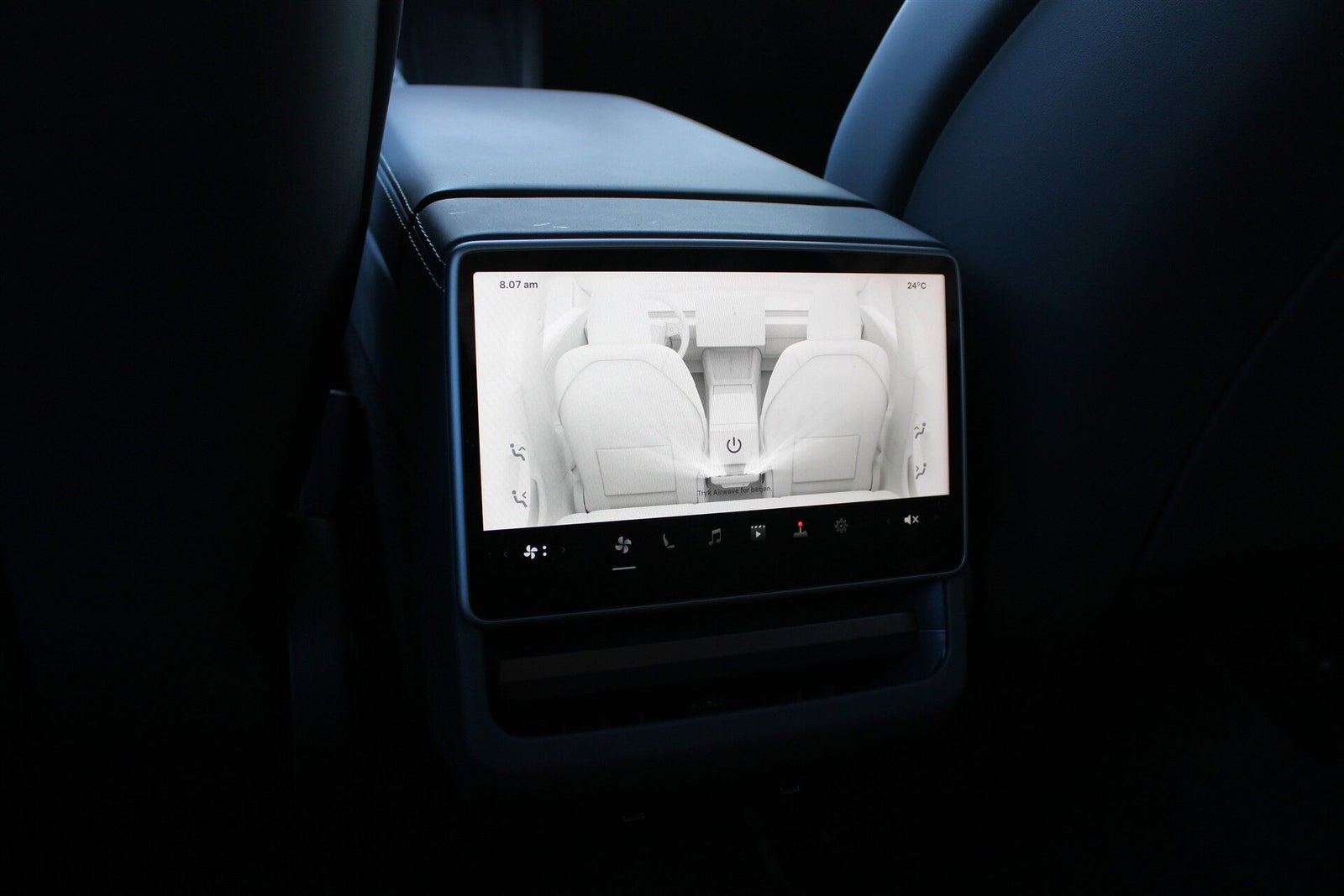 Hvid Tesla Model 3 fra 2024