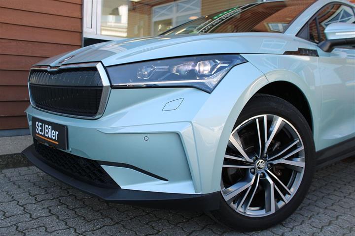 Grøn Skoda Enyaq fra 2023