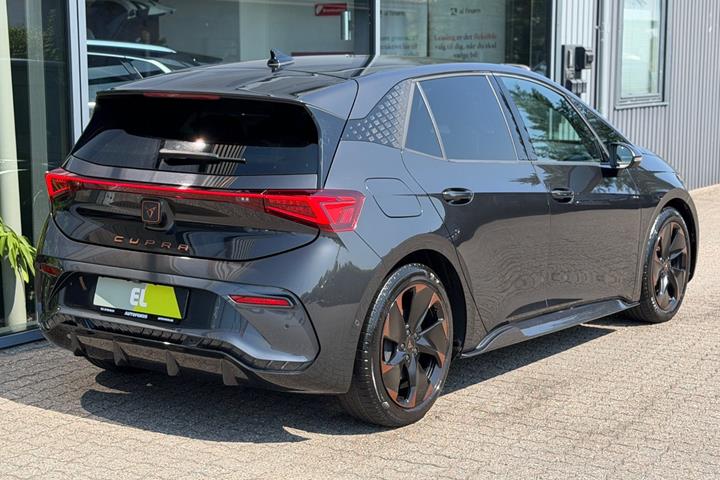 Grå Cupra Born fra 2024