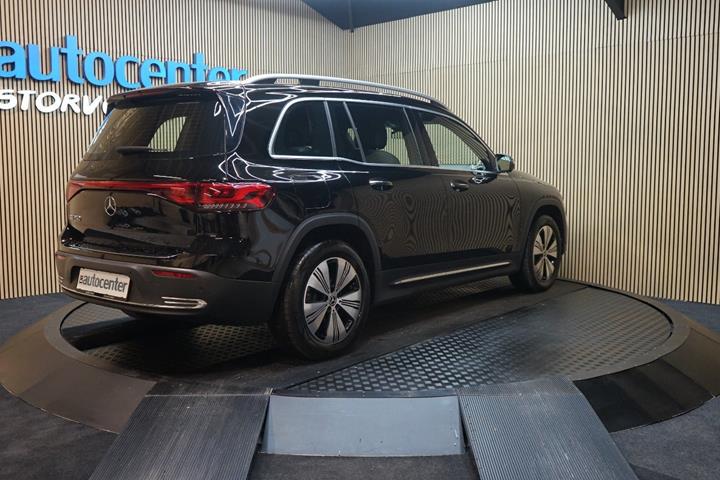 Sort Mercedes EQB250 fra 2023