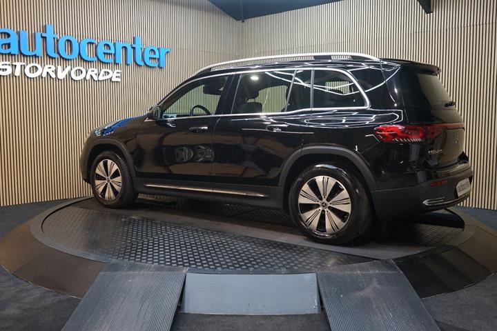 Sort Mercedes EQB250 fra 2023