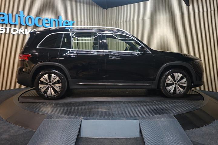 Sort Mercedes EQB250 fra 2023