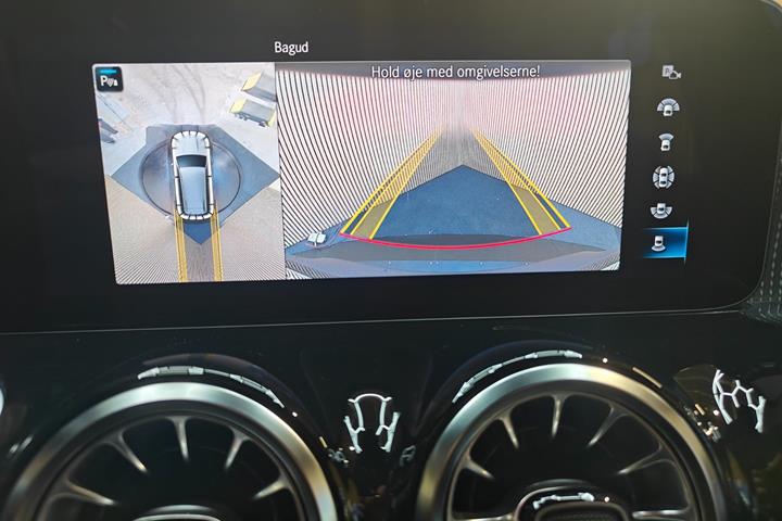 Sort Mercedes EQB250 fra 2023