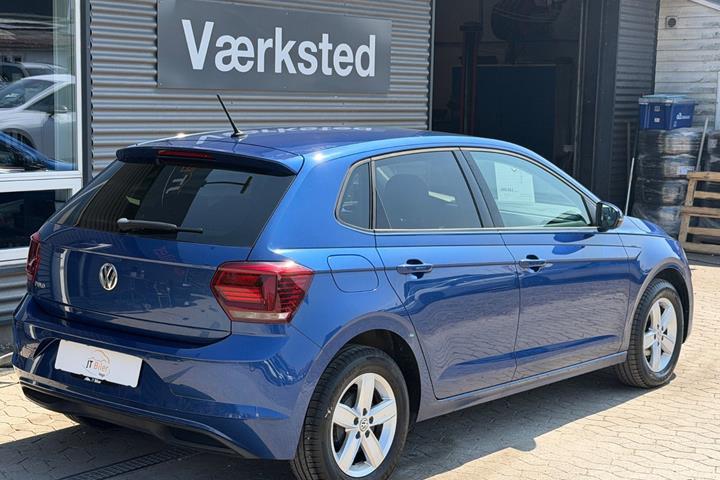 Blå VW Polo fra 2019